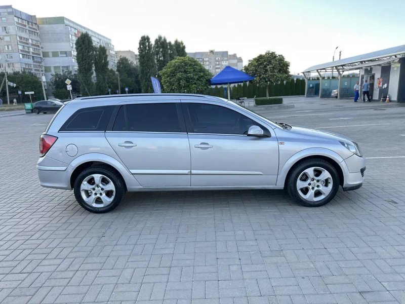 Opel Astra H 1.7 TDI — фото 3