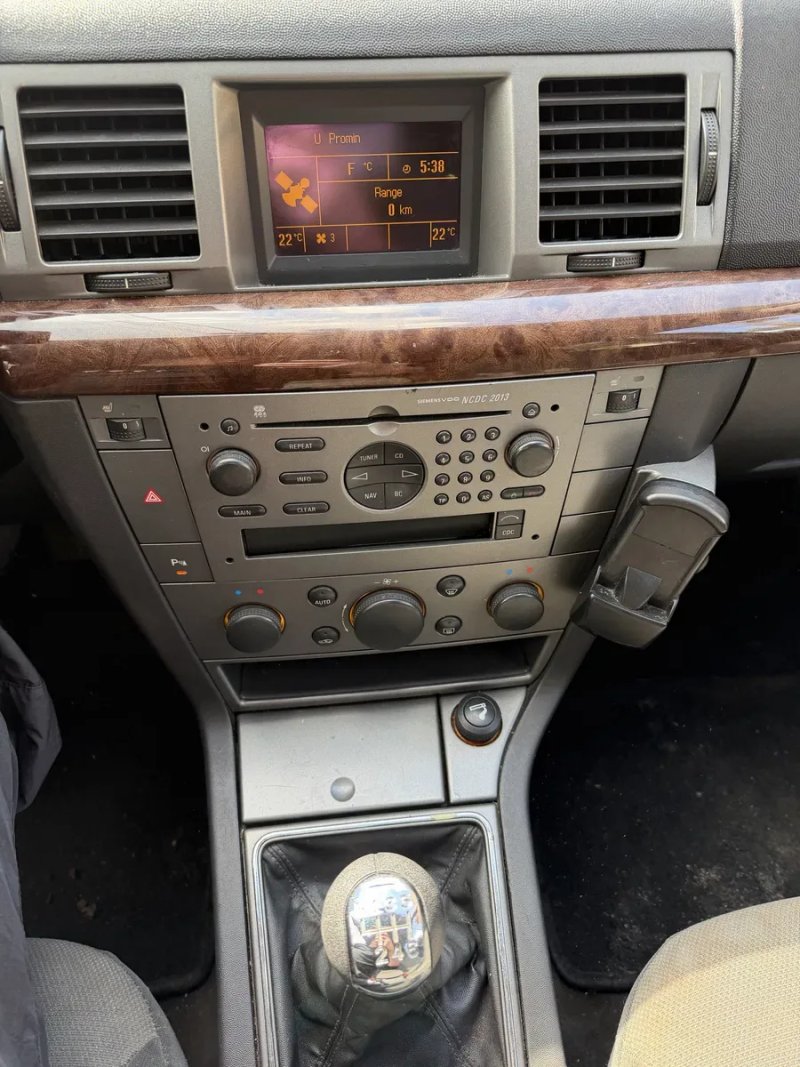Opel Vectra 1.9 дизель механика 2005 год — фото 8