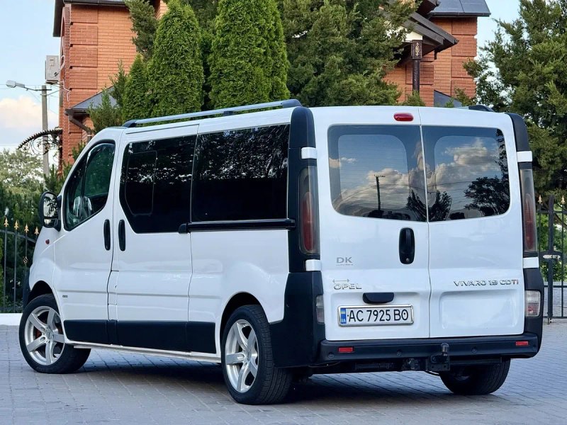 Opel Vivaro 1.9 Довга База З Кондиціонером Стан Як На фото Просто ІДЕАЛ!!! ПРОБІГ 257 Тис.Км Пасажир 8+ 1 — фото 6