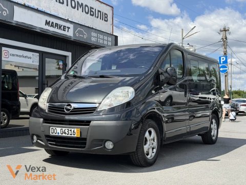 Opel Vivaro 2006 Чорний
