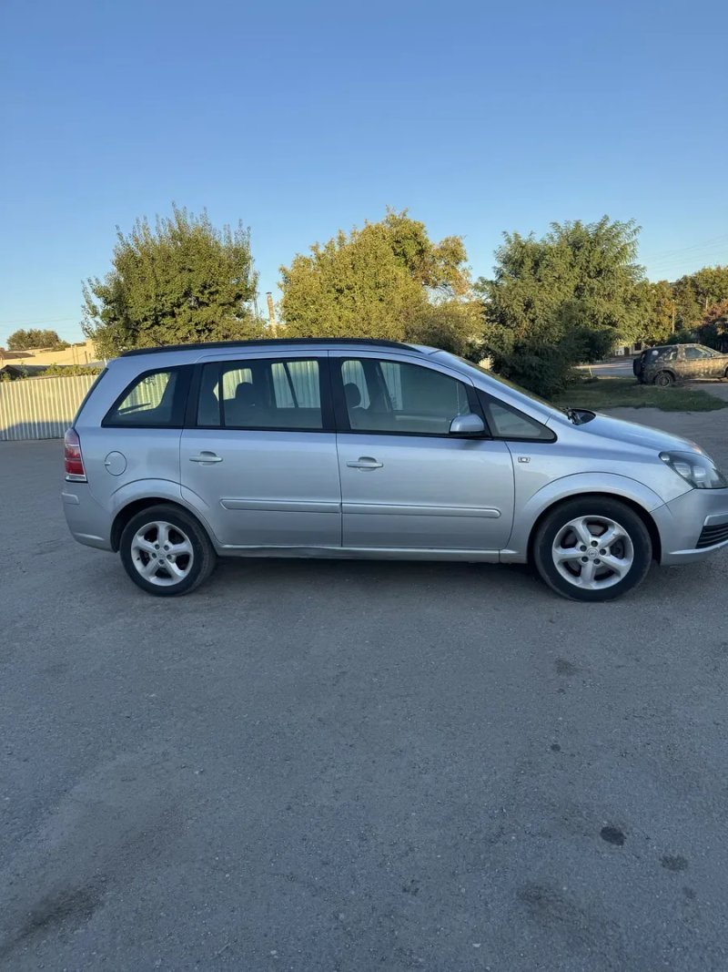 Opel Zafira b 1.9 дизель механика — фото 3