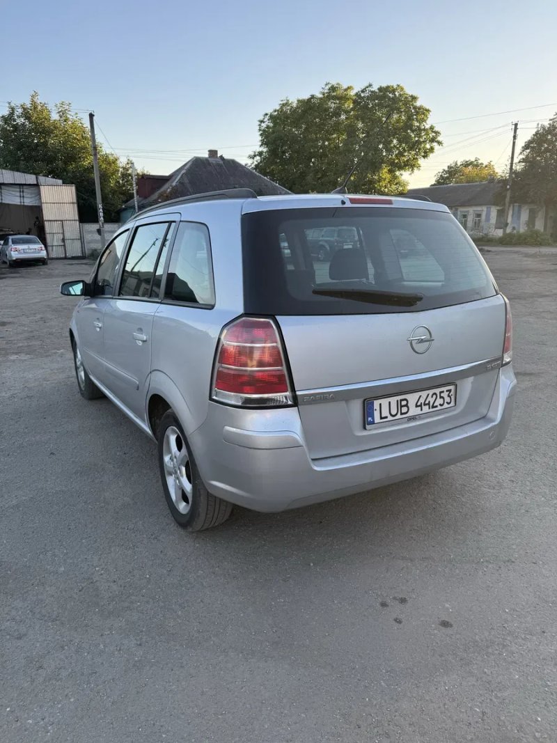 Opel Zafira b 1.9 дизель механика — фото 5