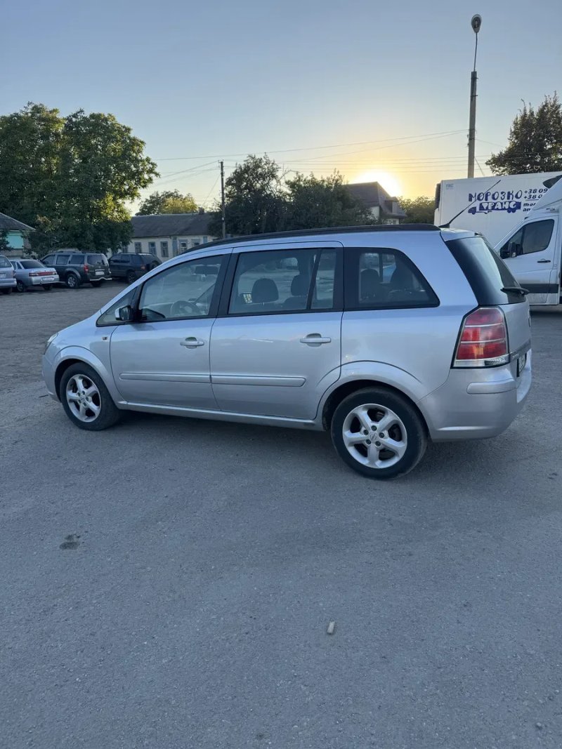 Opel Zafira b 1.9 дизель механика — фото 6