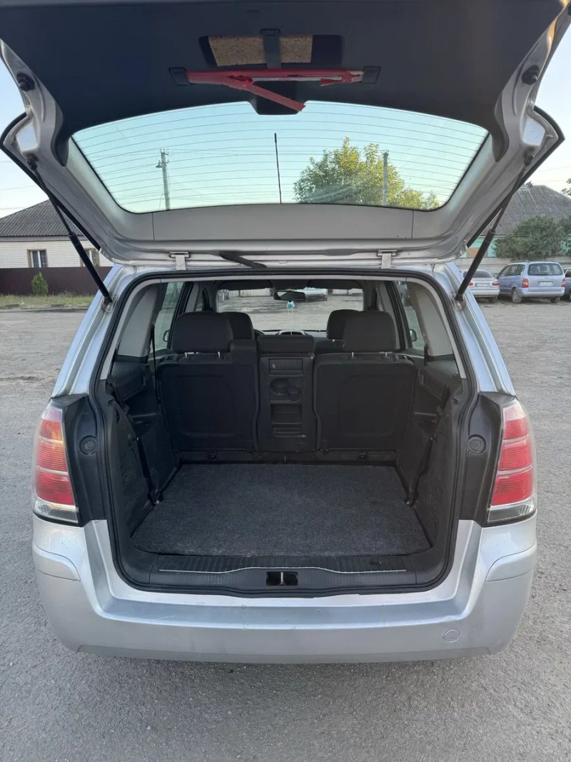 Opel Zafira b 1.9 дизель механика — фото 7