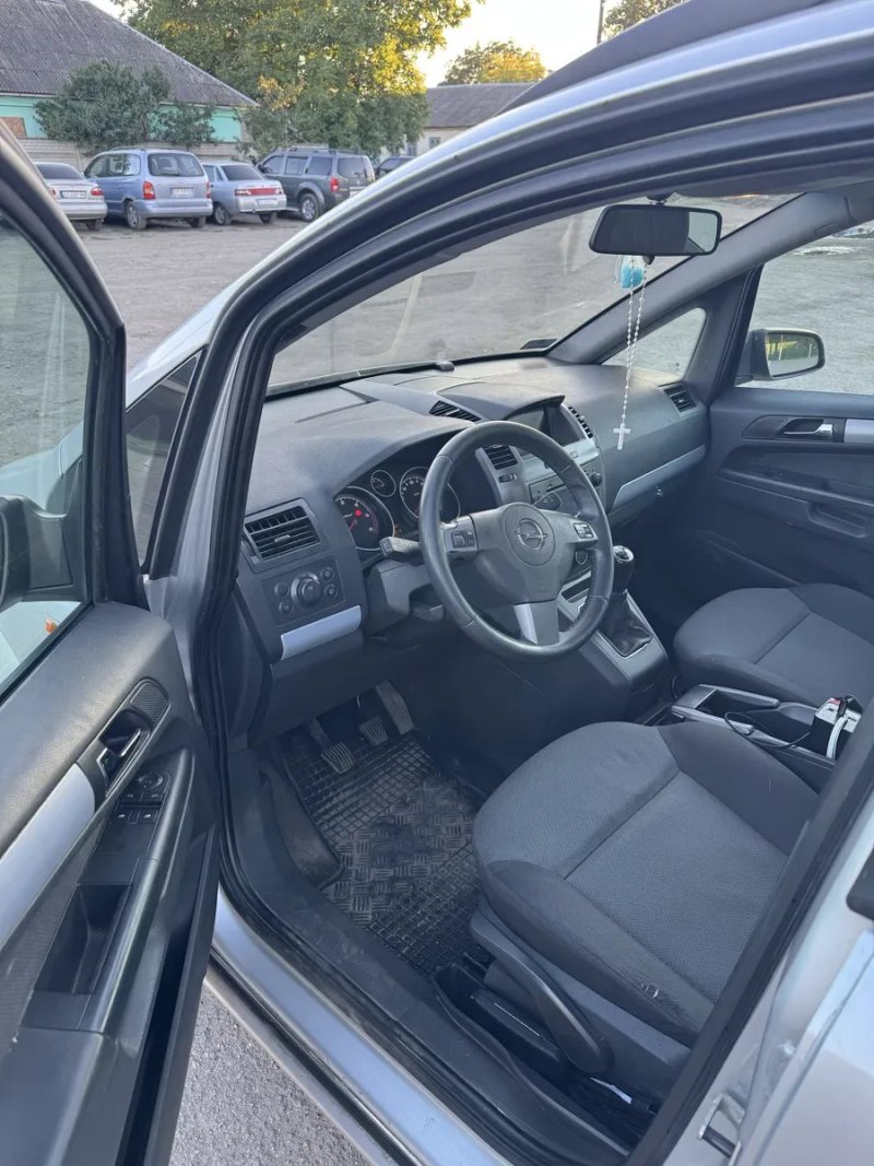 Opel Zafira b 1.9 дизель механика — фото 8