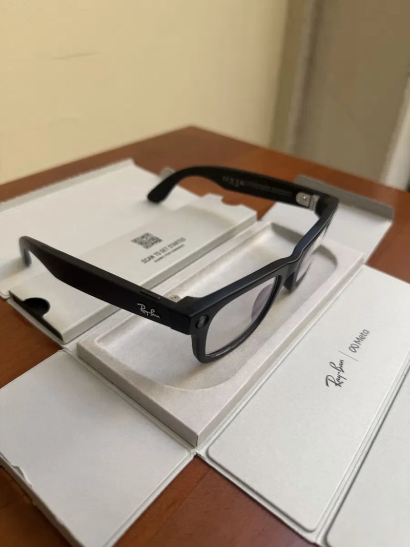 Open Box/Смарт-окуляри Ray-Ban Meta Wayfarer Gen 2 Standard Matte Black Frame / Clear Lenses (RW4012 601SSB 50-22) — фото 3