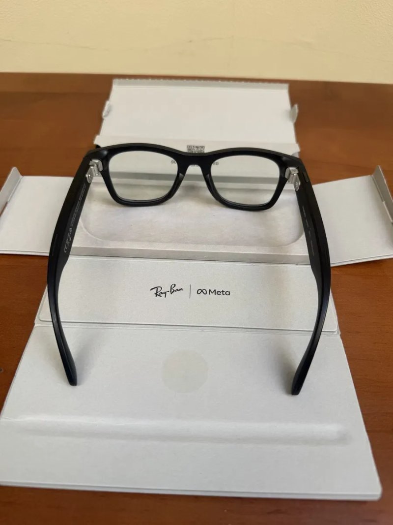 Open Box/Смарт-окуляри Ray-Ban Meta Wayfarer Gen 2 Standard Matte Black Frame / Clear Lenses (RW4012 601SSB 50-22) — фото 5