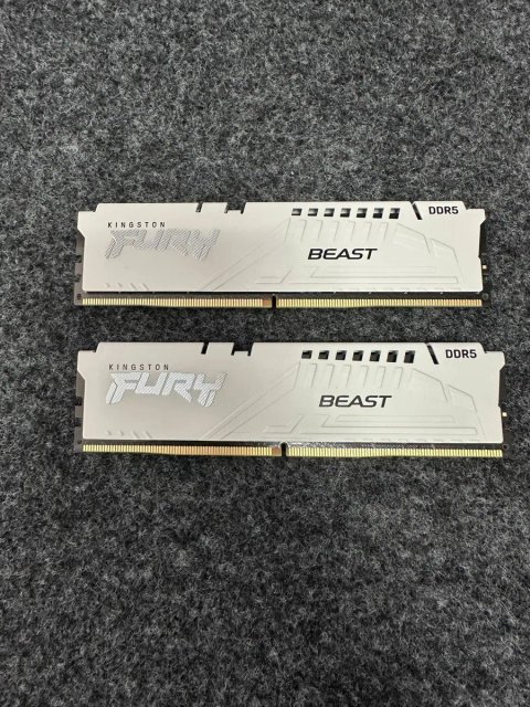 Оперативна памʼять DDR5 64gb 6000 mhz Kingston Fury White
