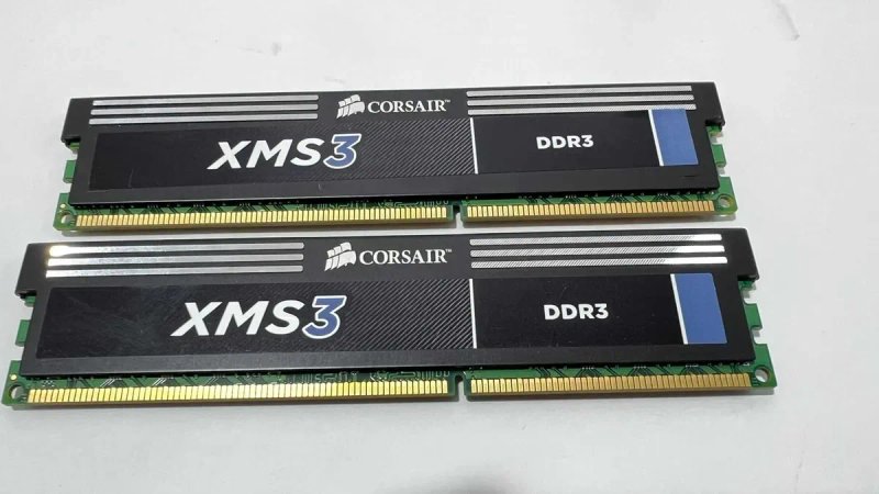 Оперативна память 8Gb kit (2x4Gb) Corsair XMS3 DDR3 PC3 10600U 1333 ПК — фото 3