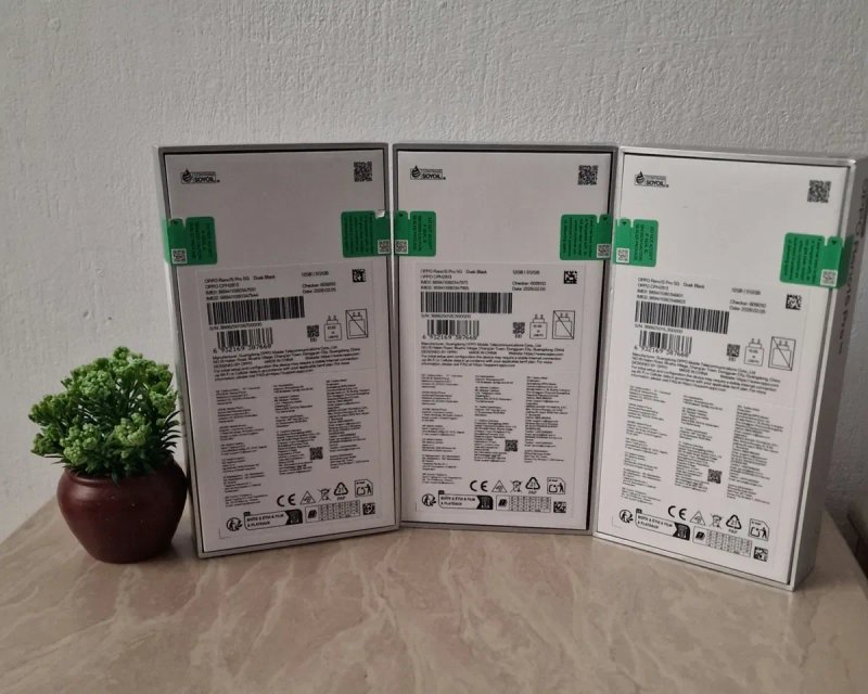 Oppo Reno 15 Pro 12/512gb  5G Dusk Black/ Aurora blue — фото 2