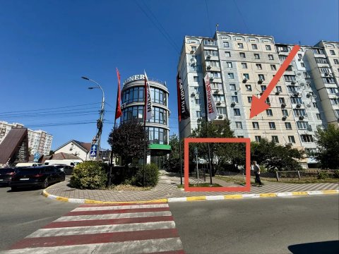 Оренда приміщення з ремонтом 79кв.м! Центр, фасад, ринок, вул.Поезії 26.