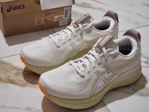 Оригінал 100% чоловічі кросівки asics gel kayano 32  euro 42