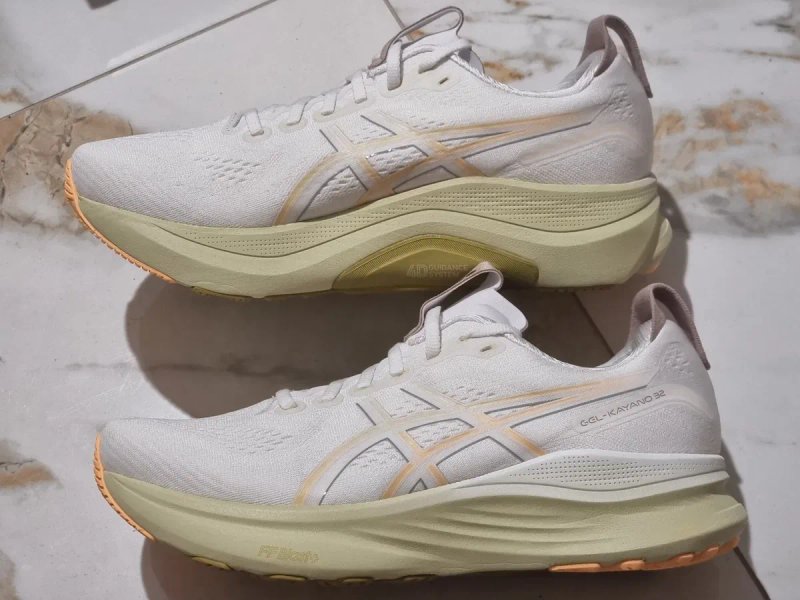 Оригінал 100% чоловічі кросівки asics gel kayano 32  euro 42 — фото 2