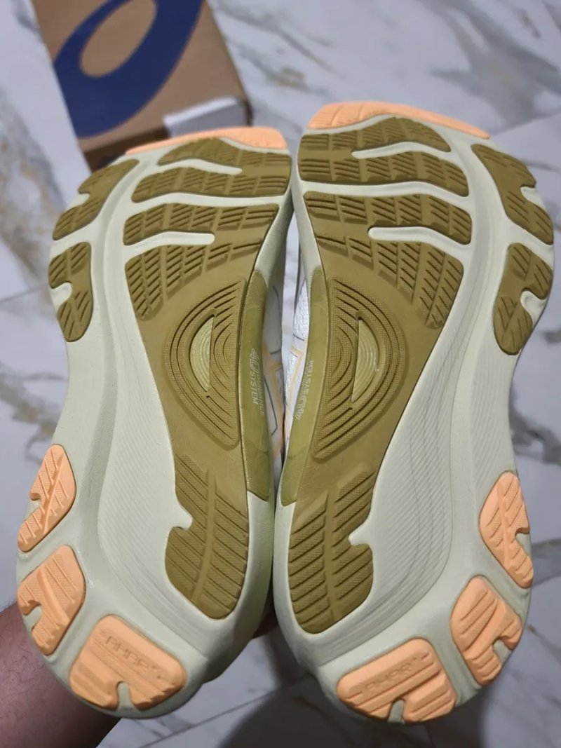 Оригінал 100% чоловічі кросівки asics gel kayano 32  euro 42 — фото 5