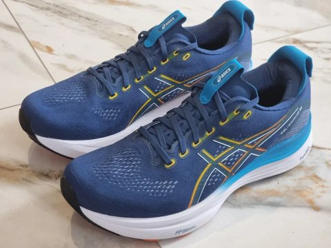 Оригінал 100% чоловічі кросівки asics gel kayano 32  euro 45