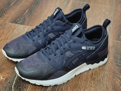 Оригінал 100% чоловічі кросівки ASICS Gel-Lyte V   EURO 44