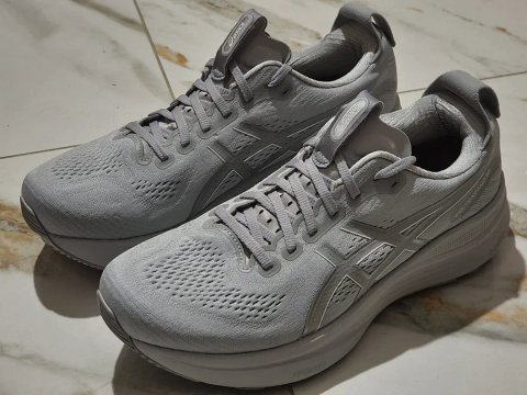 Оригінал 100% чоловічі кросівки asics Kayano 32 eur 44.5