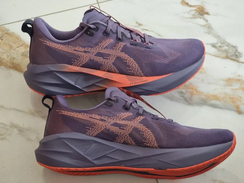 Оригінал 100% чоловічі кросівки asics novablast 5  eur 44.5 — фото 3