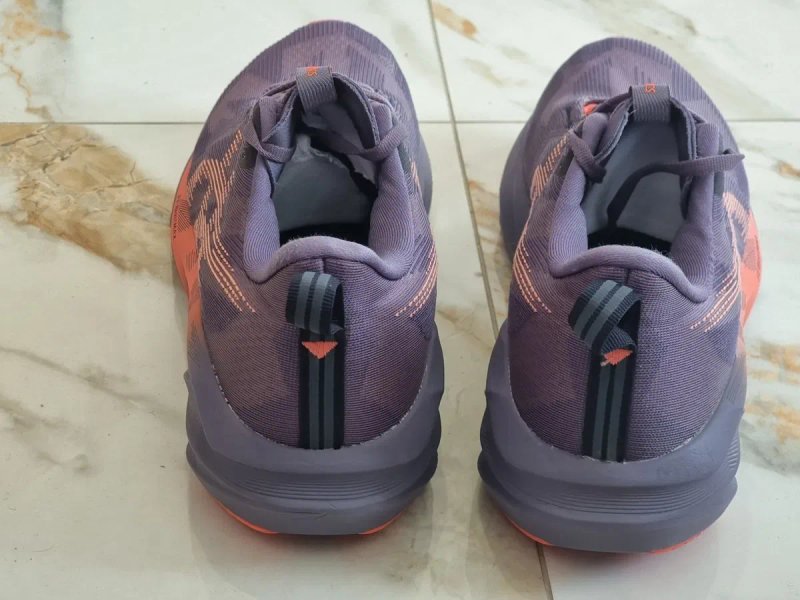Оригінал 100% чоловічі кросівки asics novablast 5  eur 44.5 — фото 5