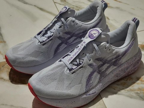 Оригінал 100% чоловічі кросівки asics novablast 5  eur 48