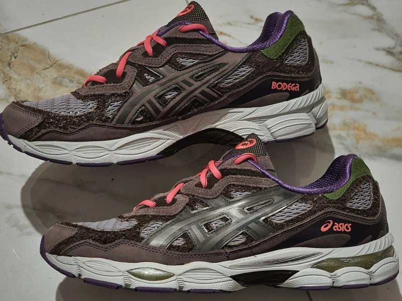 Оригінал 100% чоловічі кросівки Asics Nyc BODEGA  EURO 46 — фото 2