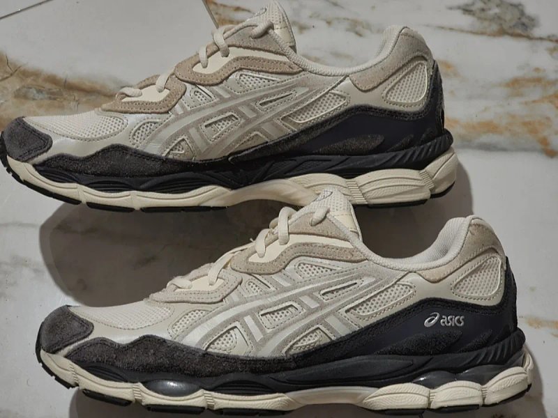 Оригінал 100% чоловічі кросівки asics Nyc  eur 45 — фото 2