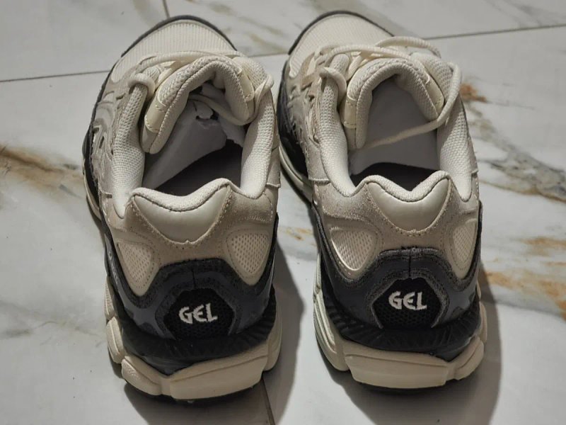 Оригінал 100% чоловічі кросівки asics Nyc  eur 45 — фото 5