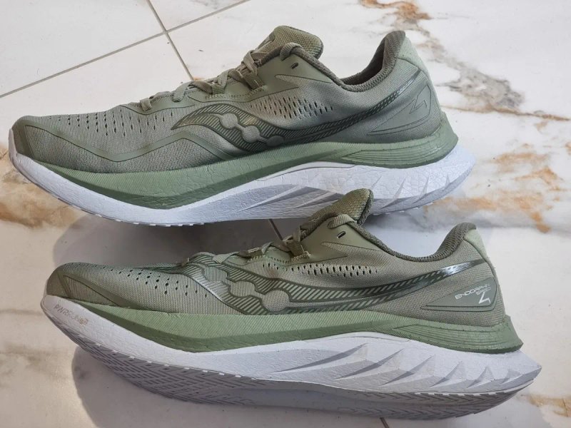 Оригінал 100% чоловічі кросівки Saucony Endorphin speed 4   EUR 47 — фото 2
