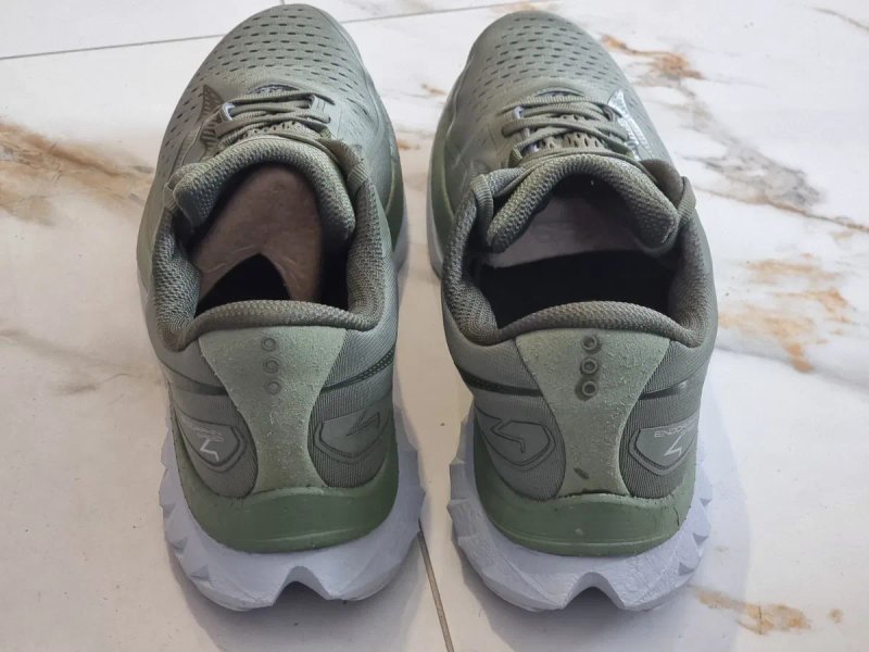 Оригінал 100% чоловічі кросівки Saucony Endorphin speed 4   EUR 47 — фото 5