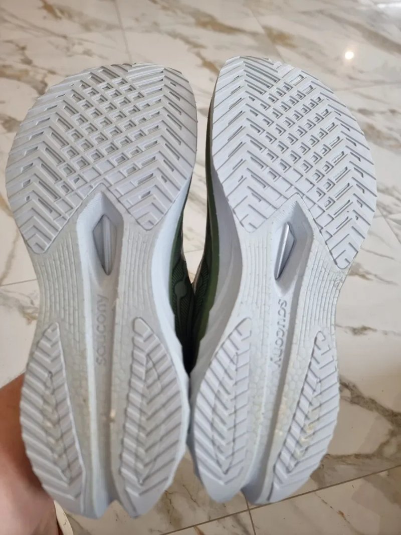 Оригінал 100% чоловічі кросівки Saucony Endorphin speed 4   EUR 47 — фото 6