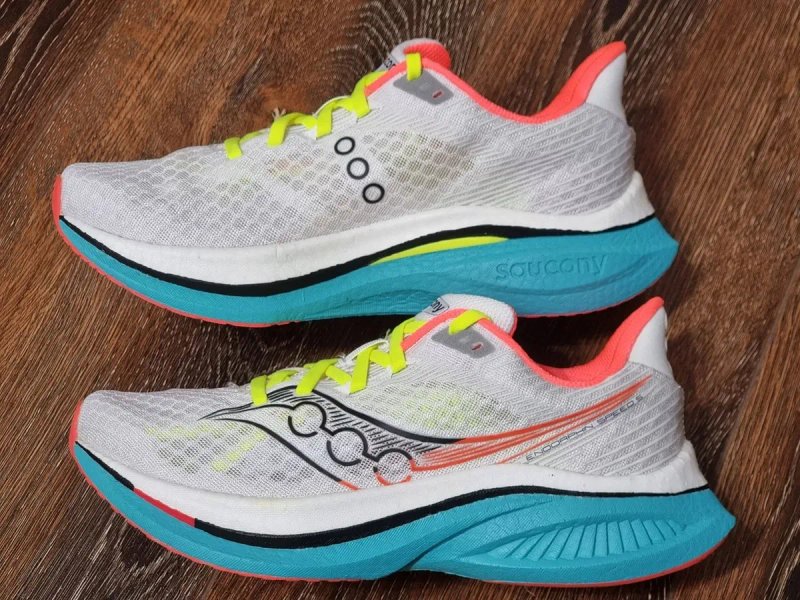 Оригінал 100% чоловічі кросівки Saucony Endorphin speed 5  EUR  41 — фото 2