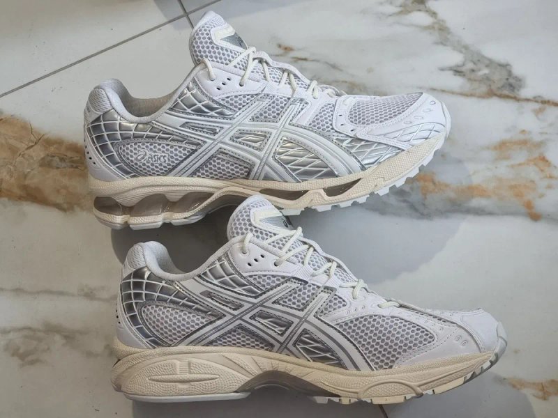 Оригінал 100% кросівки asics nimbus 10.1  eur 42 — фото 3