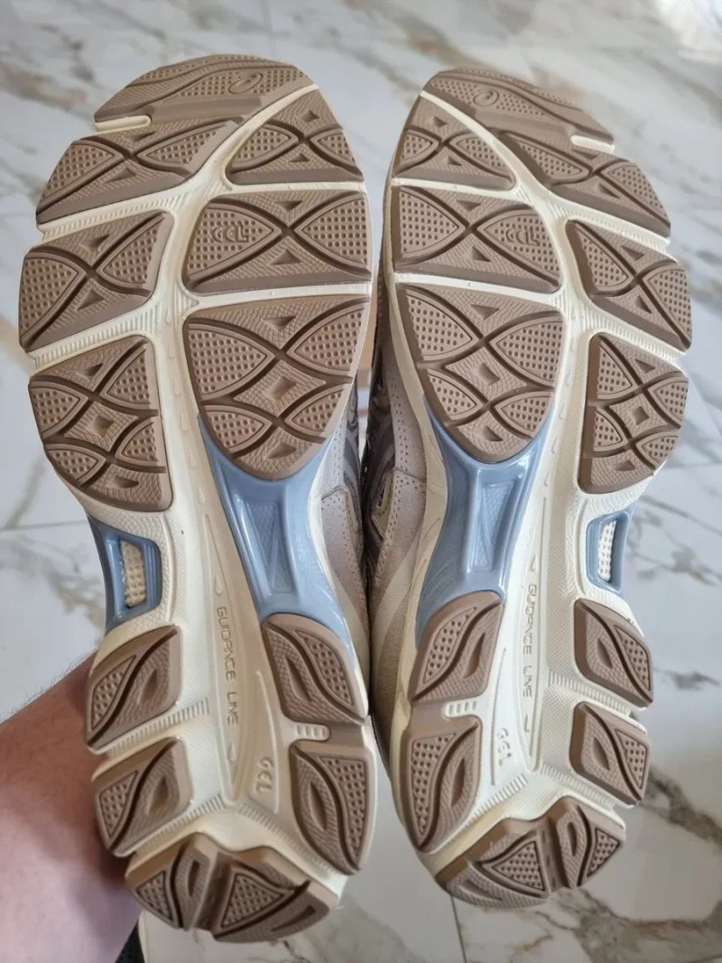 Оригінал 100% кросівки Asics Nyc   EURO 46.5 — фото 6