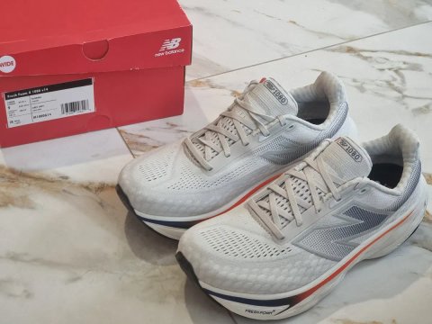 Оригінал 100% кросівки New Balance 1080 v14   EUR 42.5