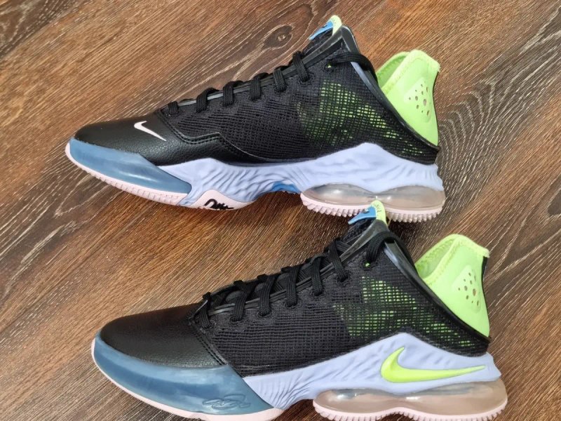 Оригінал 100% кросівки Nike LeBron 19  EUR 42 — фото 2