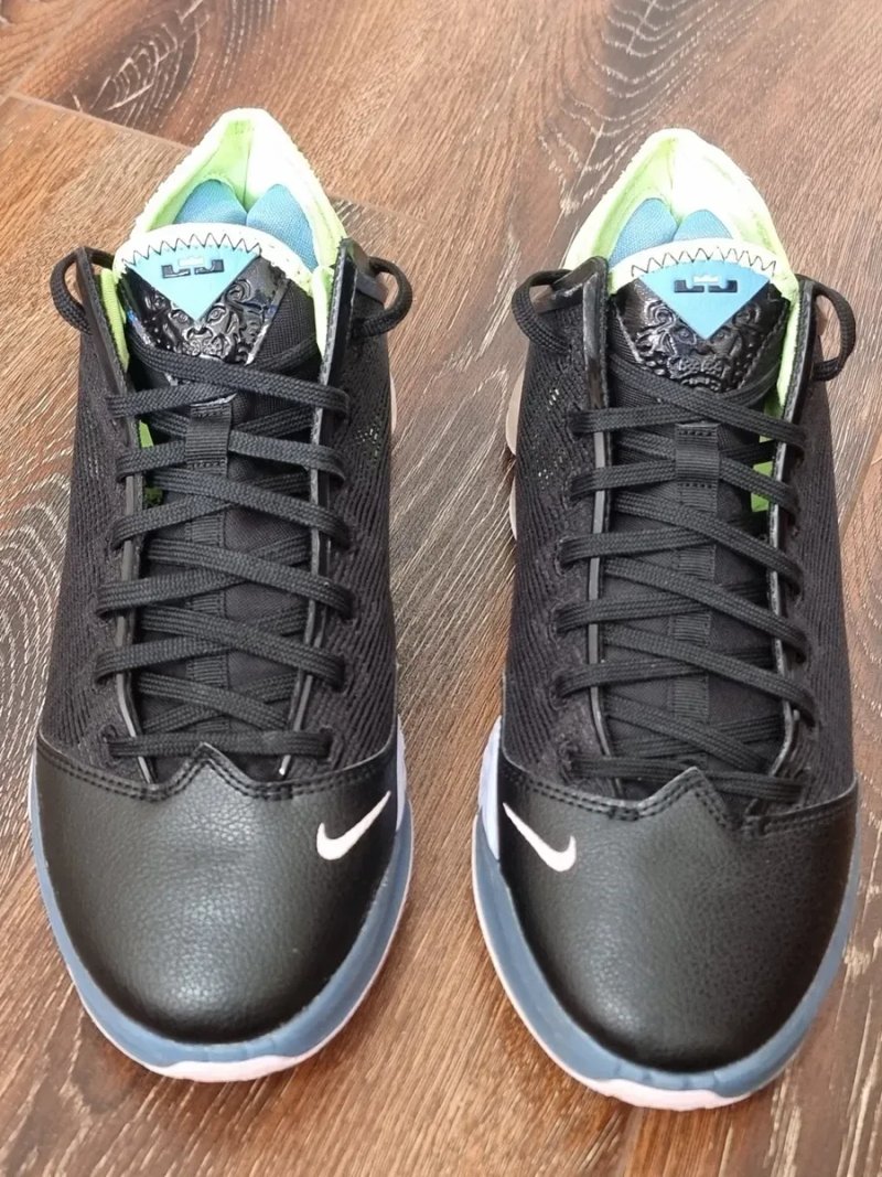 Оригінал 100% кросівки Nike LeBron 19  EUR 42 — фото 4
