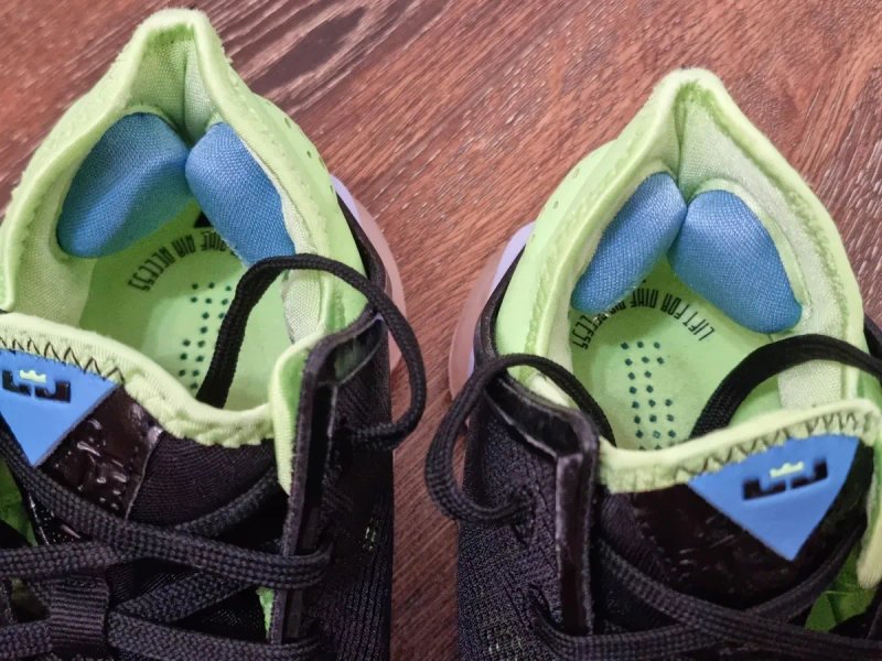Оригінал 100% кросівки Nike LeBron 19  EUR 42 — фото 6