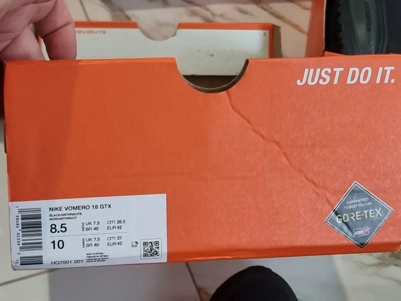 Оригінал 100% кросівки nike vomero 18 gore-tex  euro 42 / 42.5 — фото 8