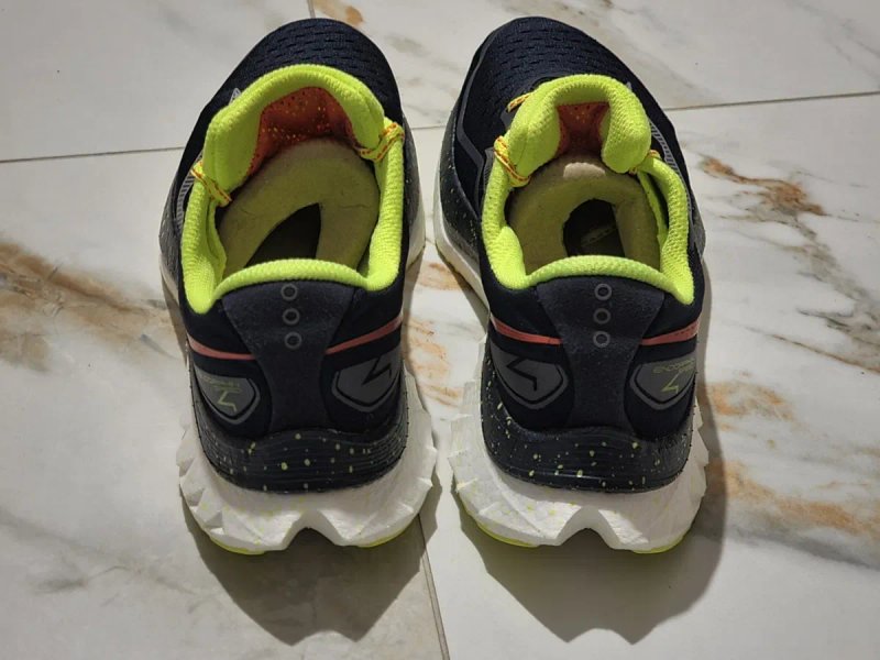 Оригінал 100% кросівки Saucony Endorphin speed 4   EUR 40.5 — фото 5