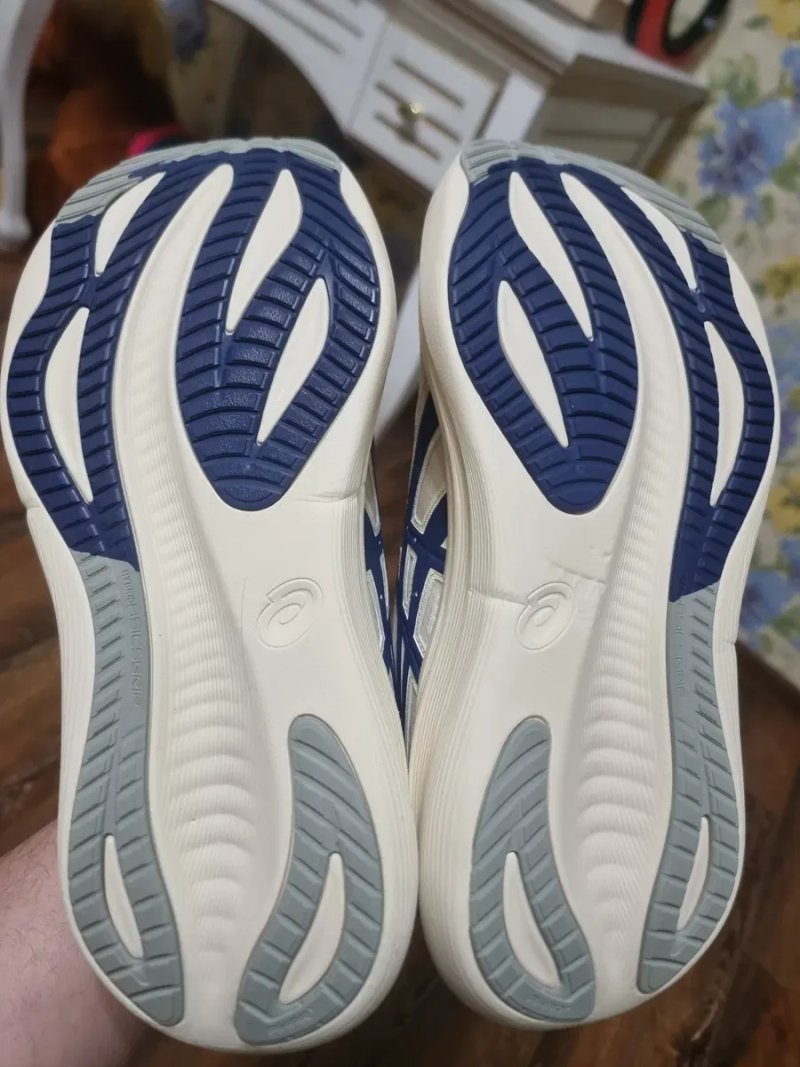 Оригінал 100% професійні жіночі кросівки asics nimbus 27 eur 40.5 — фото 6