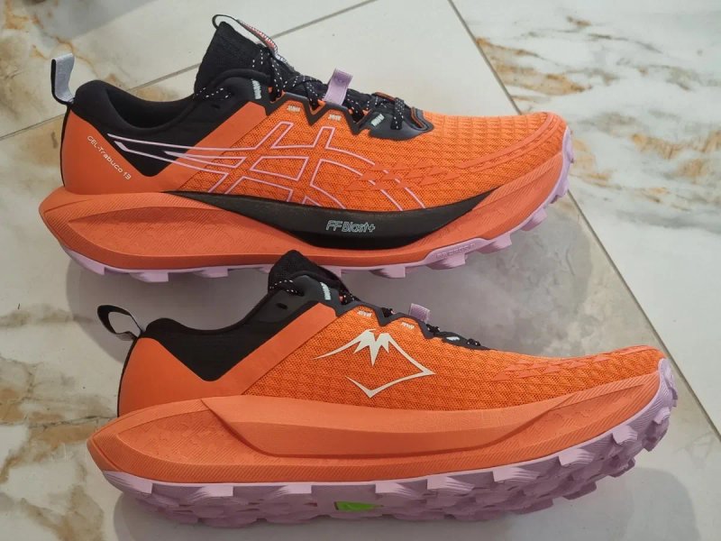 Оригінал 100% жіночі кросівки asics trabuco 13 eur 40.5 — фото 3