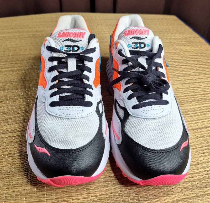 Оригінал 100% Жіночі кроссівки Saucony 3D Grid Hurricane(Розмір 39-25см) — фото 4