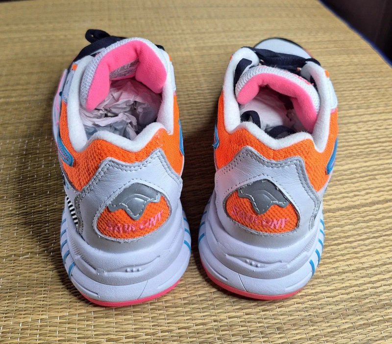 Оригінал 100% Жіночі кроссівки Saucony 3D Grid Hurricane(Розмір 39-25см) — фото 5