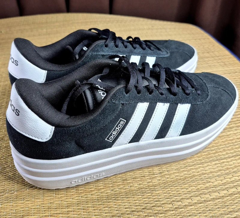Оригінал 100% Жіночі  замшеві кросівки Аdidas VL Court Bold(Розмір 42-26,5см) — фото 3