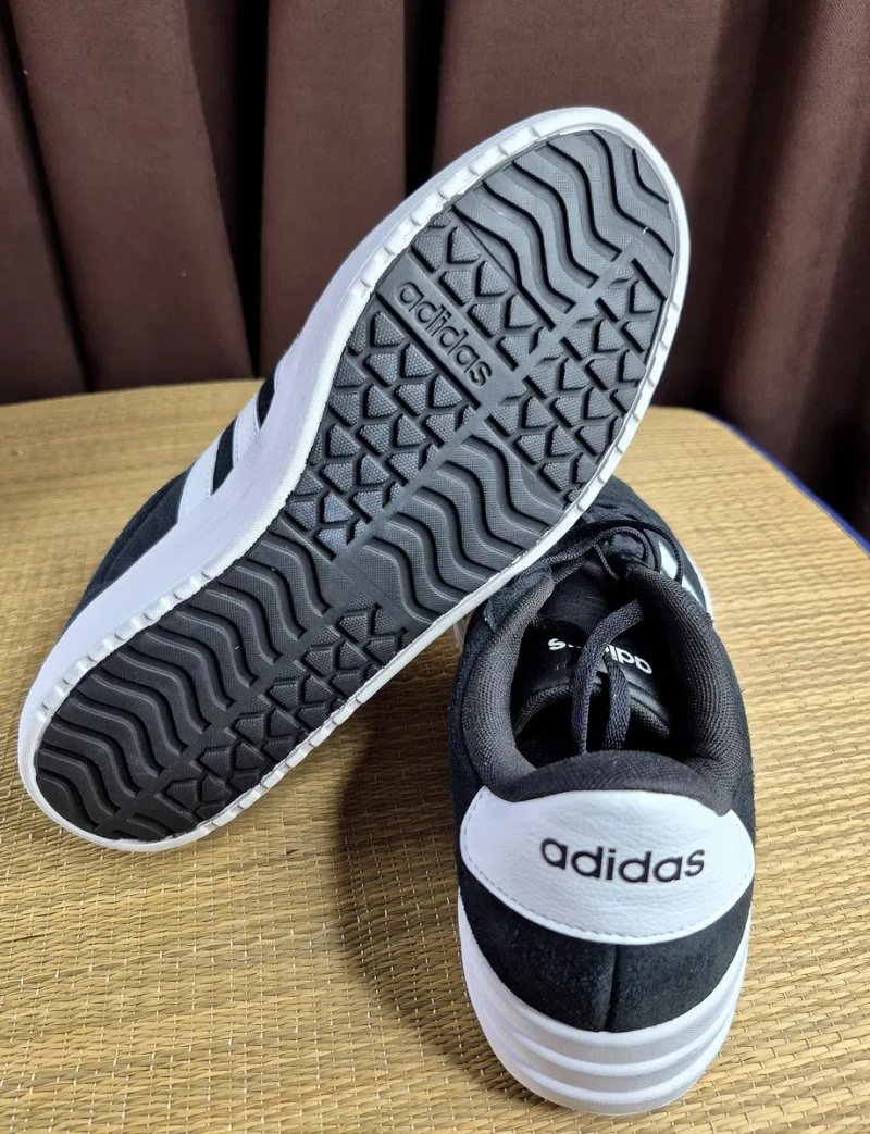 Оригінал 100% Жіночі  замшеві кросівки Аdidas VL Court Bold(Розмір 42-26,5см) — фото 6