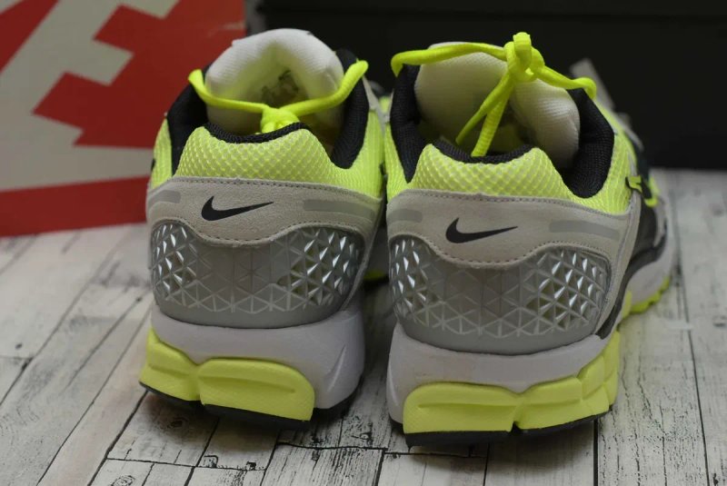 Оригінал! Чоловічі кросівки кроссовки Nike Vomero 5 Life Lime Grey/Green FB9149-701 — фото 3