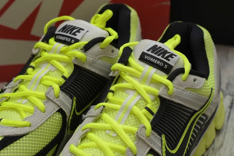 Оригінал! Чоловічі кросівки кроссовки Nike Vomero 5 Life Lime Grey/Green FB9149-701 — фото 5