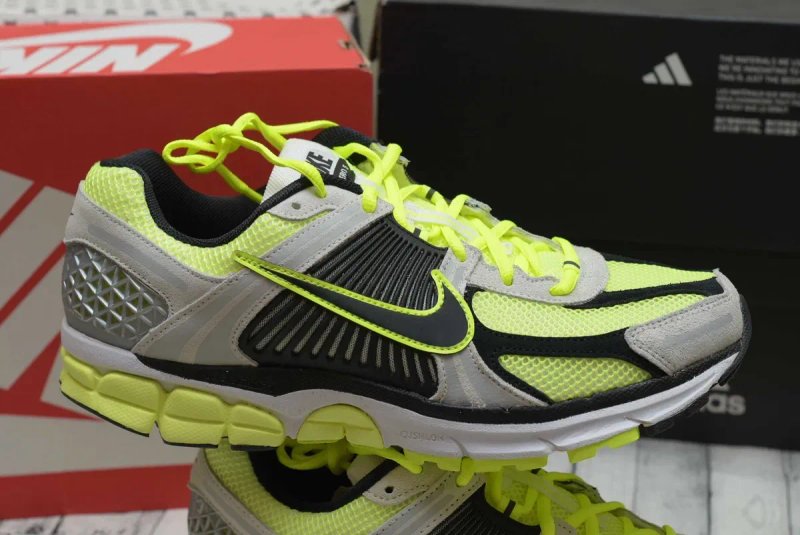 Оригінал! Чоловічі кросівки кроссовки Nike Vomero 5 Life Lime Grey/Green FB9149-701 — фото 7