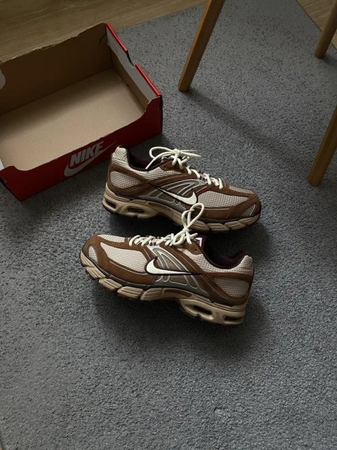 Оригінал! Чоловічі кросівки Nike Air Max Moto 2k 42 IQ3410-281 p-6000 dunk react  initiator vomero