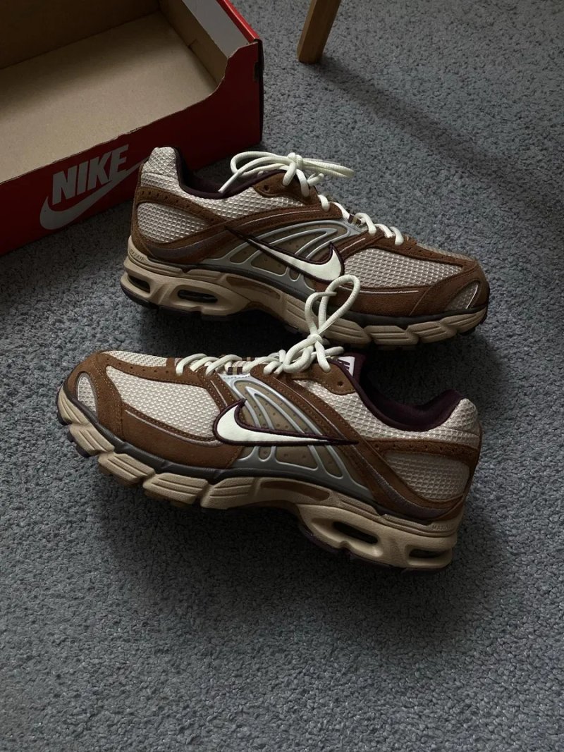Оригінал! Чоловічі кросівки Nike Air Max Moto 2k 42 IQ3410-281 p-6000 dunk react  initiator vomero — фото 2